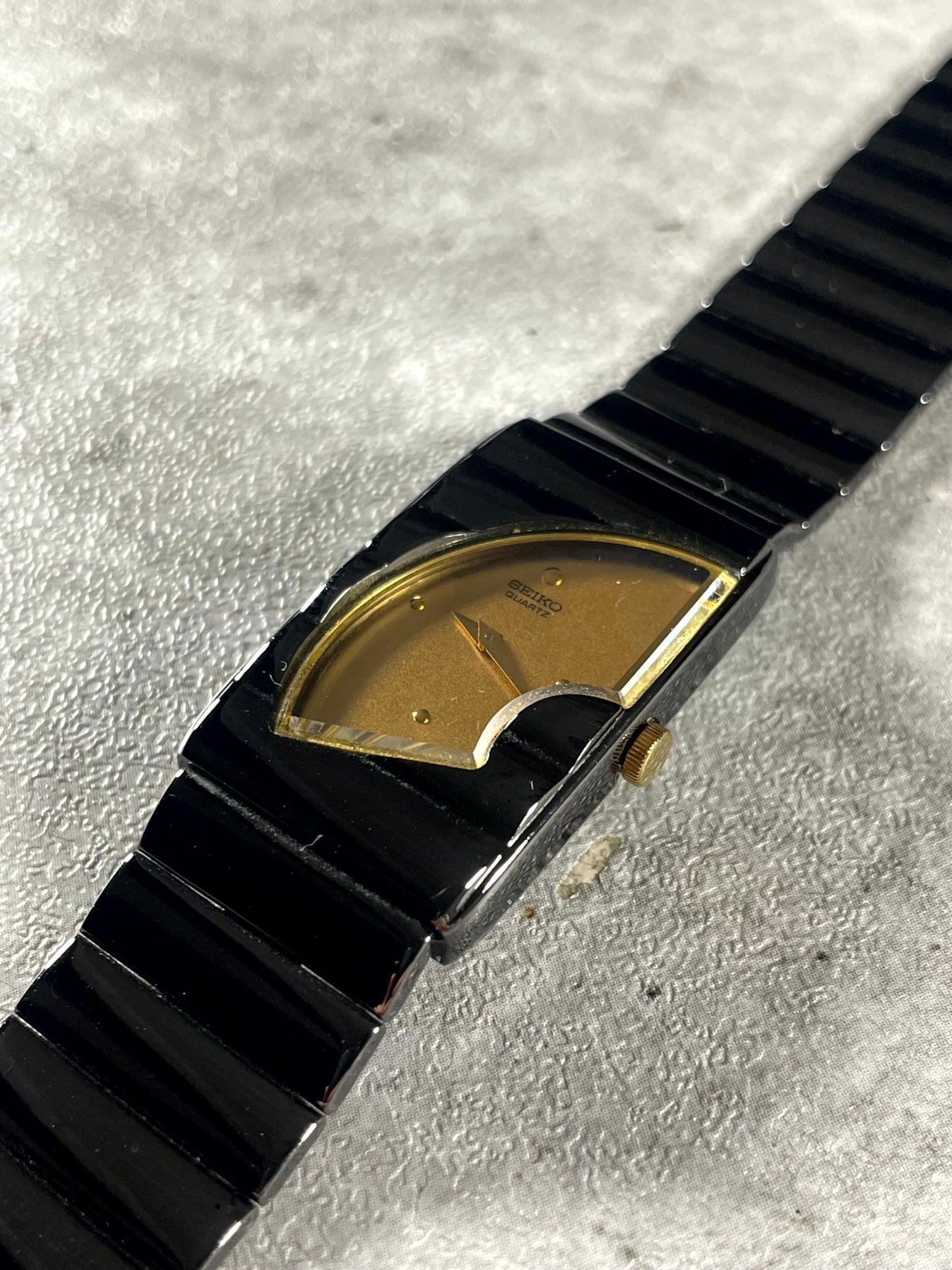 Seiko Halfmoon 517921 – 1990s Digital Watch