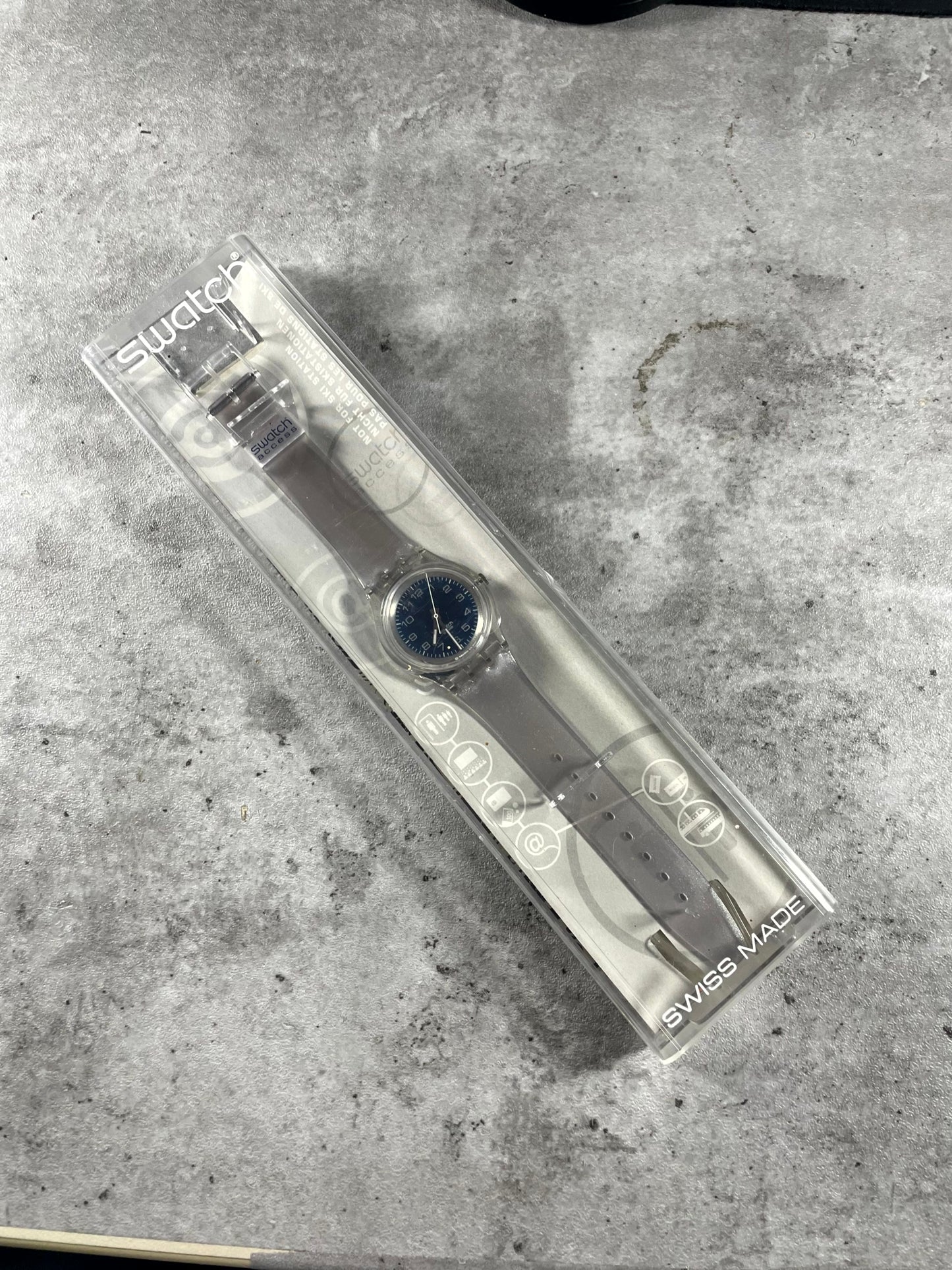 Swatch jellyfish E000810381