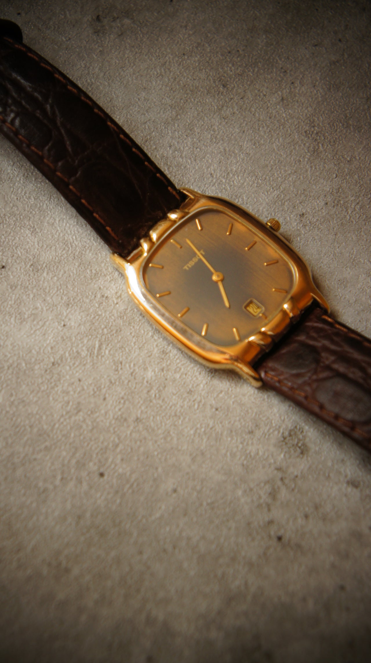 Tissot F 265 – 1990s Gold Vintage Watch