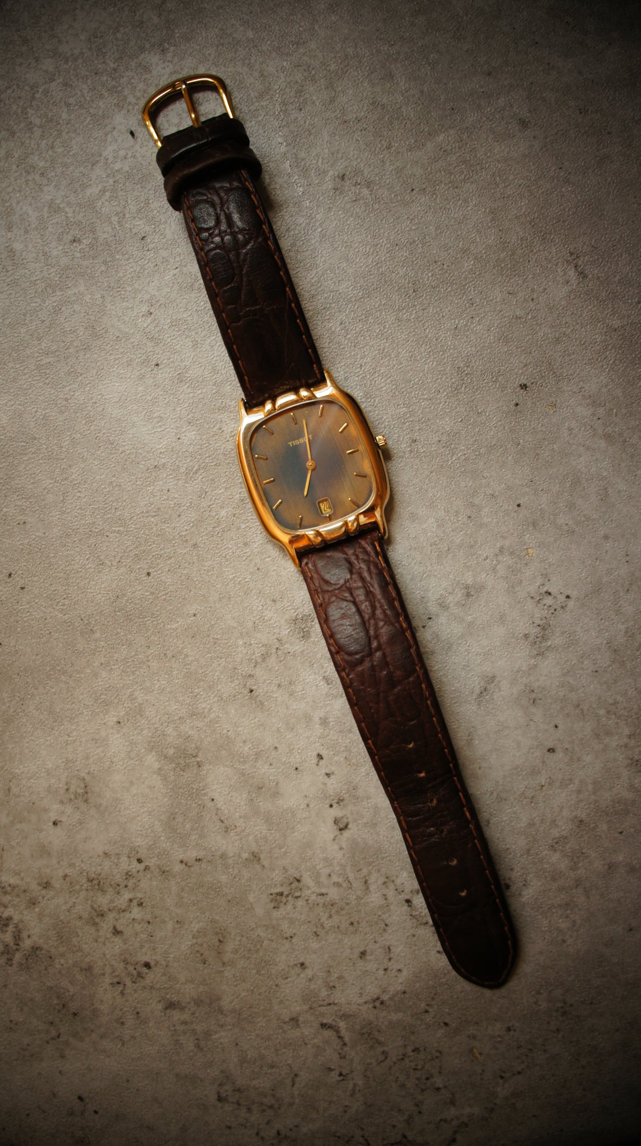 Tissot F 265 – 1990s Gold Vintage Watch